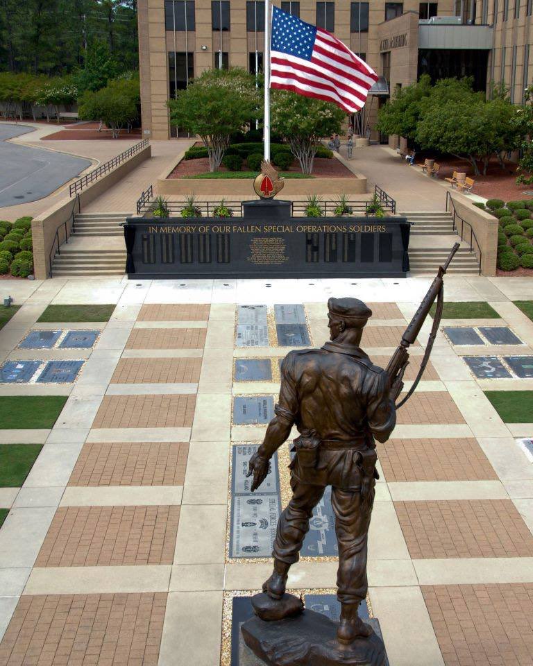 op_hawkeye's tweet photo. .@op_hawkeye Remembers #AndrewWeathers πΊπΈ 9.30.2014 π #7thSpecialForcesGrp #SOFMedic #DeOppressoLiber
π https://t.co/pCkZNHofPt https://t.co/p9vmUGHvjN