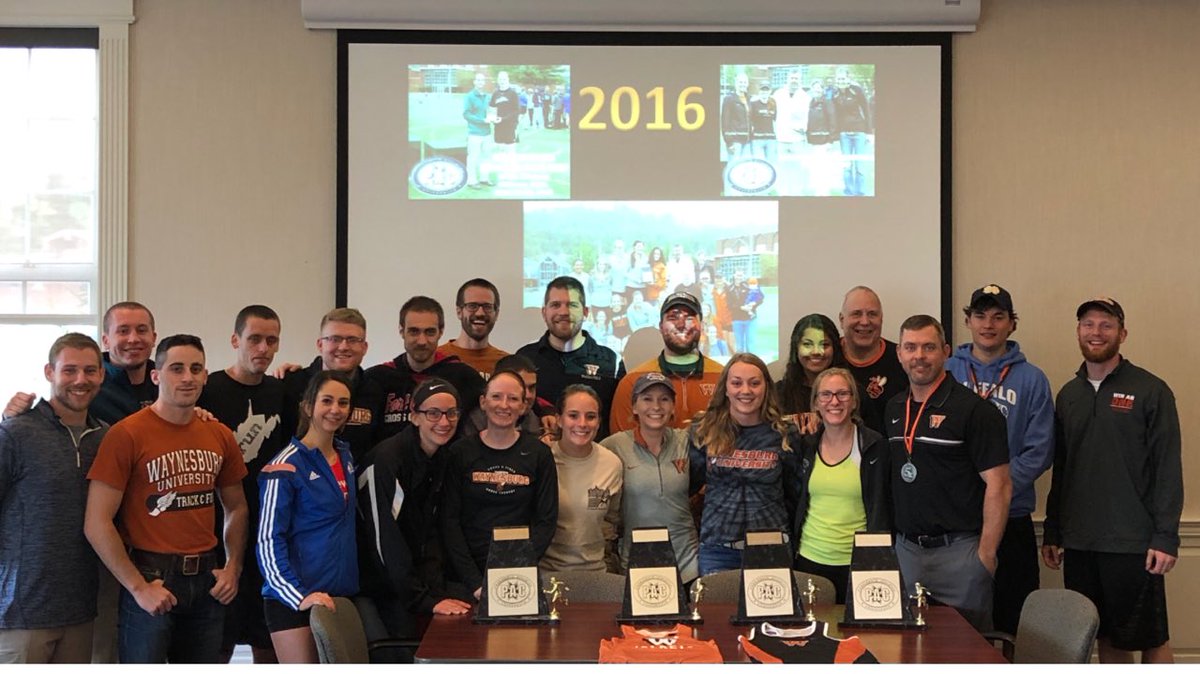 Alumni reunion at homecoming! #jacketfamily #wusa