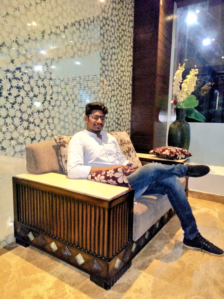 Ajrt235's tweet photo. Style is nothing but Our #Attitude.
@DVR mansion #kurnool
#Ajrt235 #johnravitej #rt235 #attitudematters #bablu #johnn #jr23 https://t.co/5SC5iINyWW