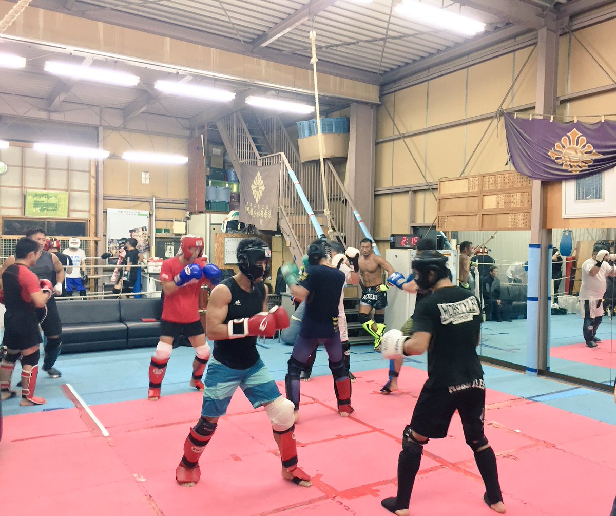 出稽古に行って、23時〜2時まで猛者たちとスパーリング！ UFCの選手も