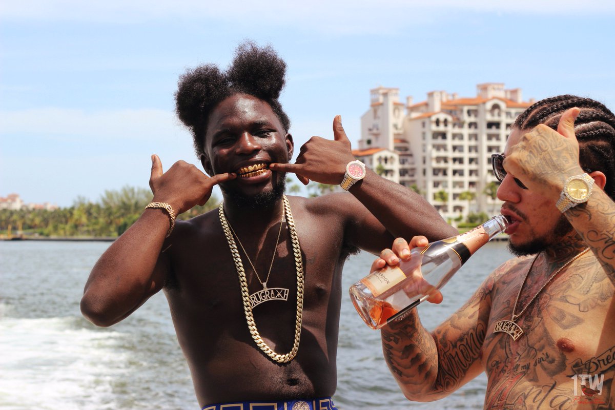 1twproduction's tweet image. #freehect #drugrixh