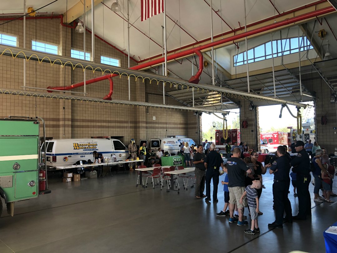 LakesideFire's tweet photo. 2017 LKS Fire Annual Open House happening until 3pm at FS2. Lots to see &amp; do. @REACHAirMed 21 helo here now. #openhouse2017 #FireStation2 https://t.co/DBUVE6j5aD