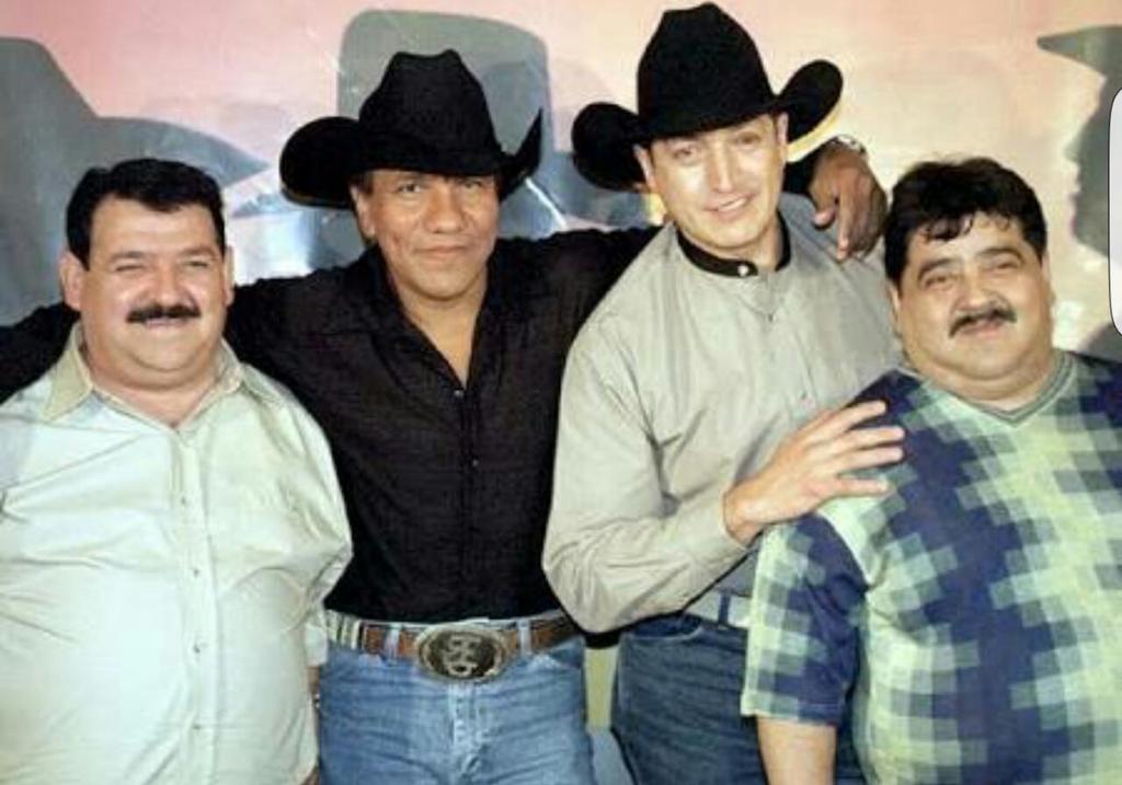 broncoramiro's tweet photo. Este dia recordamos con mucho cariño,respeto y admiracion a nuestro amigo querido e inolvidable JOSE LUIS VILLARREAL GUTIERREZ  (Choche) QPD https://t.co/GFYM8T6KGX