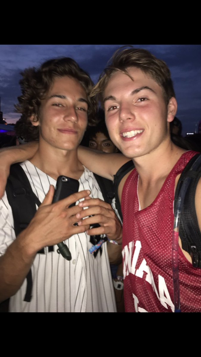 JackGramza's tweet photo. Happy birthday @ryanrut7 go brazy tn 🔋 https://t.co/VSPhzdgr2M