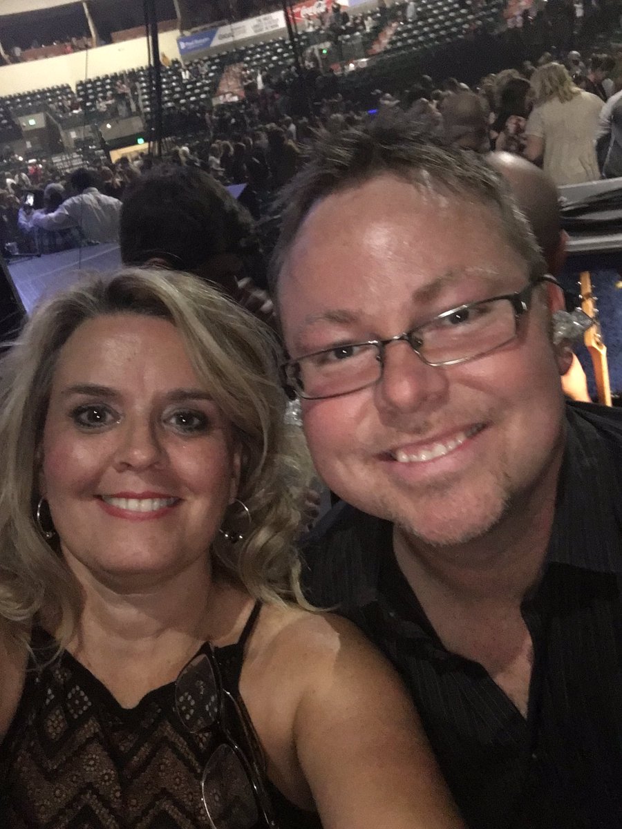 thefiddlechick1's tweet photo. Great fiddler @JimVanCleve https://t.co/pjJwuMdt1M