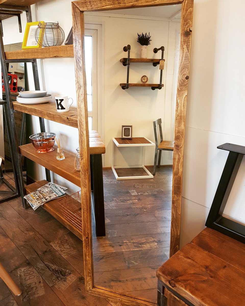 RusticSoul2's tweet image. Rustic thin framed mirror. #lookinggood #REFLECTION #rusticvibes 

rusticsoul.co.uk