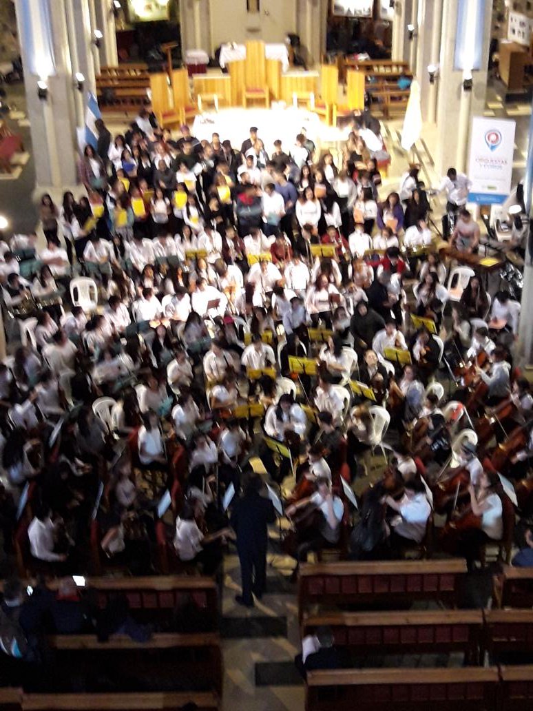 Ensayo general en la Catedral de Bariloche Coros y Orquestas de Patagonia y PBA "música para la equidad"