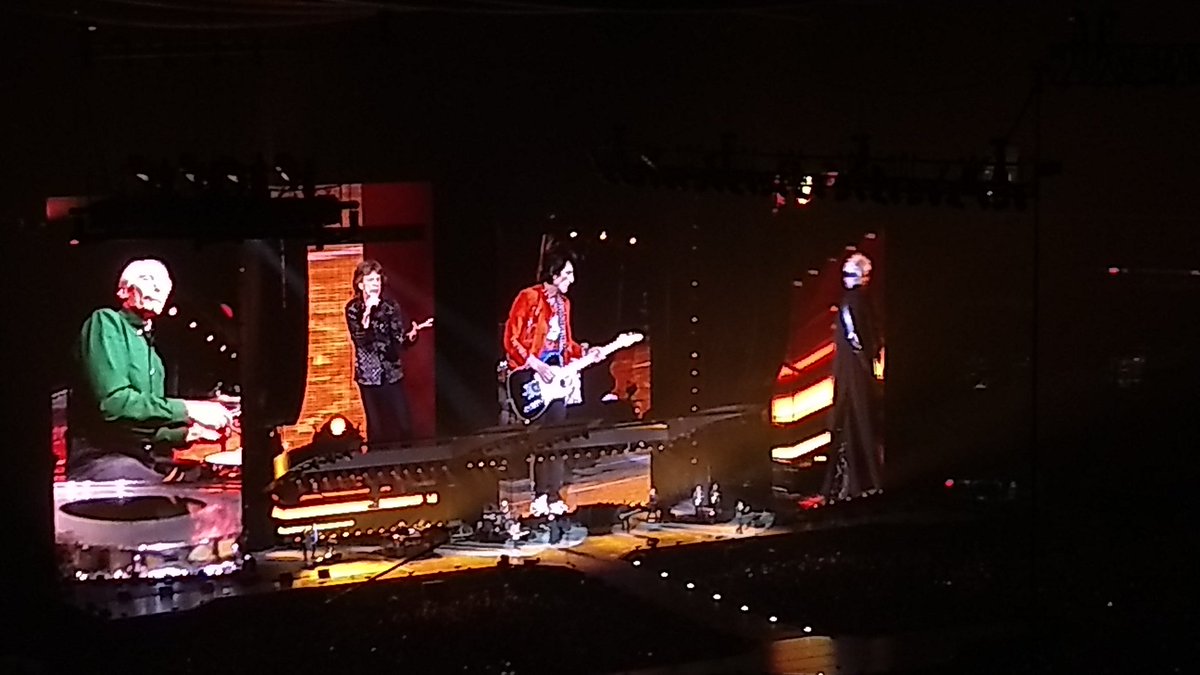 hvandersluis's tweet photo. Misschien wel oud maar t rockt nog steeds #RollingStones https://t.co/17ejfiwcq8