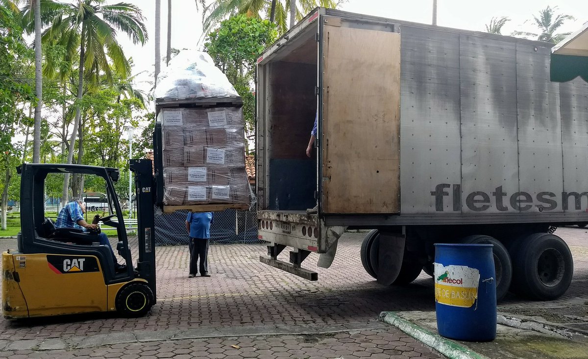 difestatalcoli1's tweet photo. Se envían 19.400 toneladas de ayuda humanitaria donadas por población Colimense a damnificados #ColimaApoya #Chiapas  #FuerzaMéxico @DIF_NMX https://t.co/1rWJEuRm61