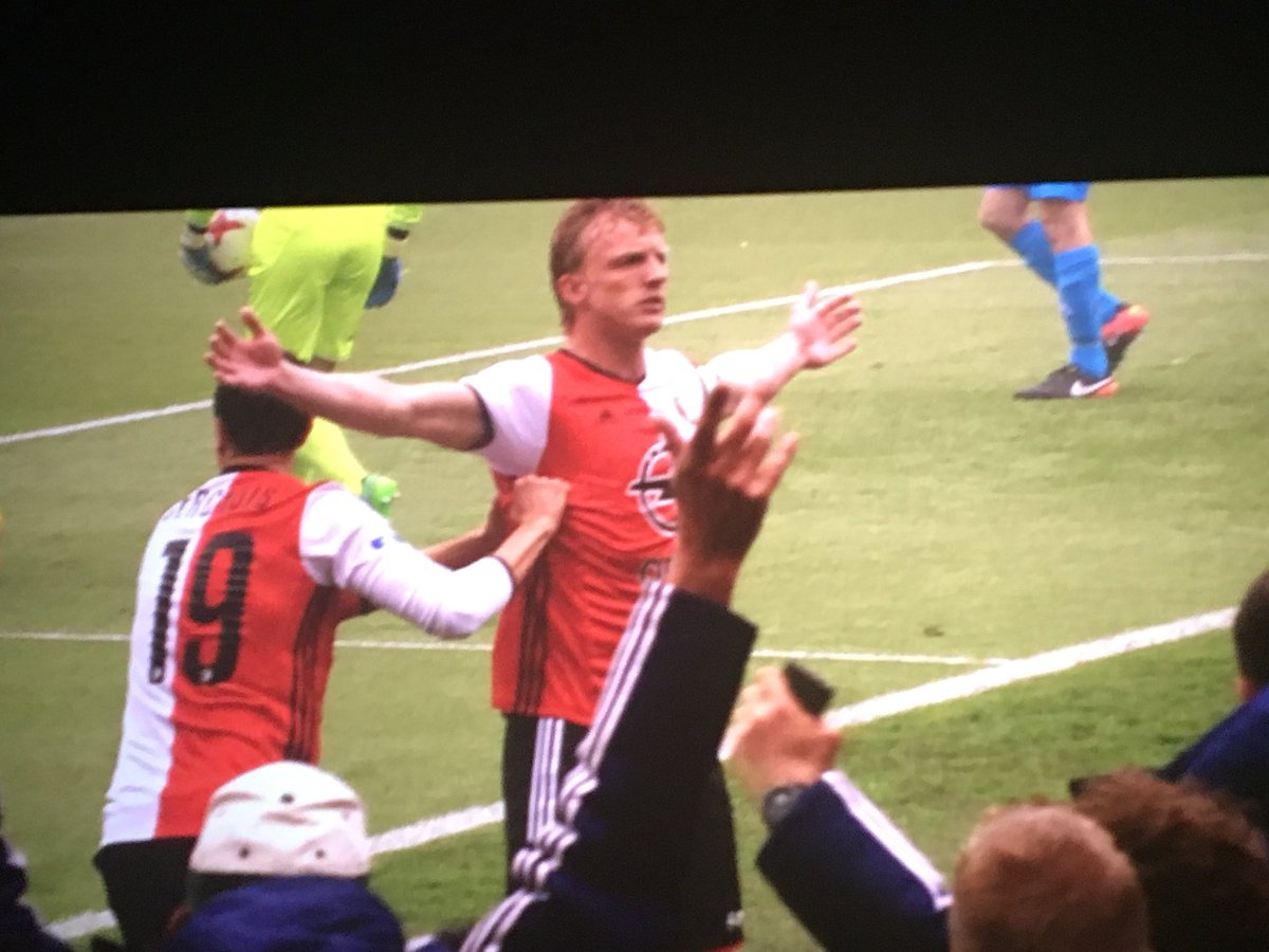 gerard65nl's tweet photo. #kuyt je hieft niet eens die hard fan te zijn om na het zien van zijn docu het heeel jammer te vinden dat hij niet meer speelt. Klasbak! https://t.co/KO3A2mpfoh