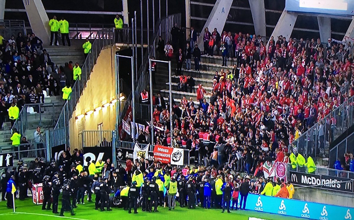 Courage à tous les supporters du <a href="/losclive/">LOSC</a> 🙏🏿