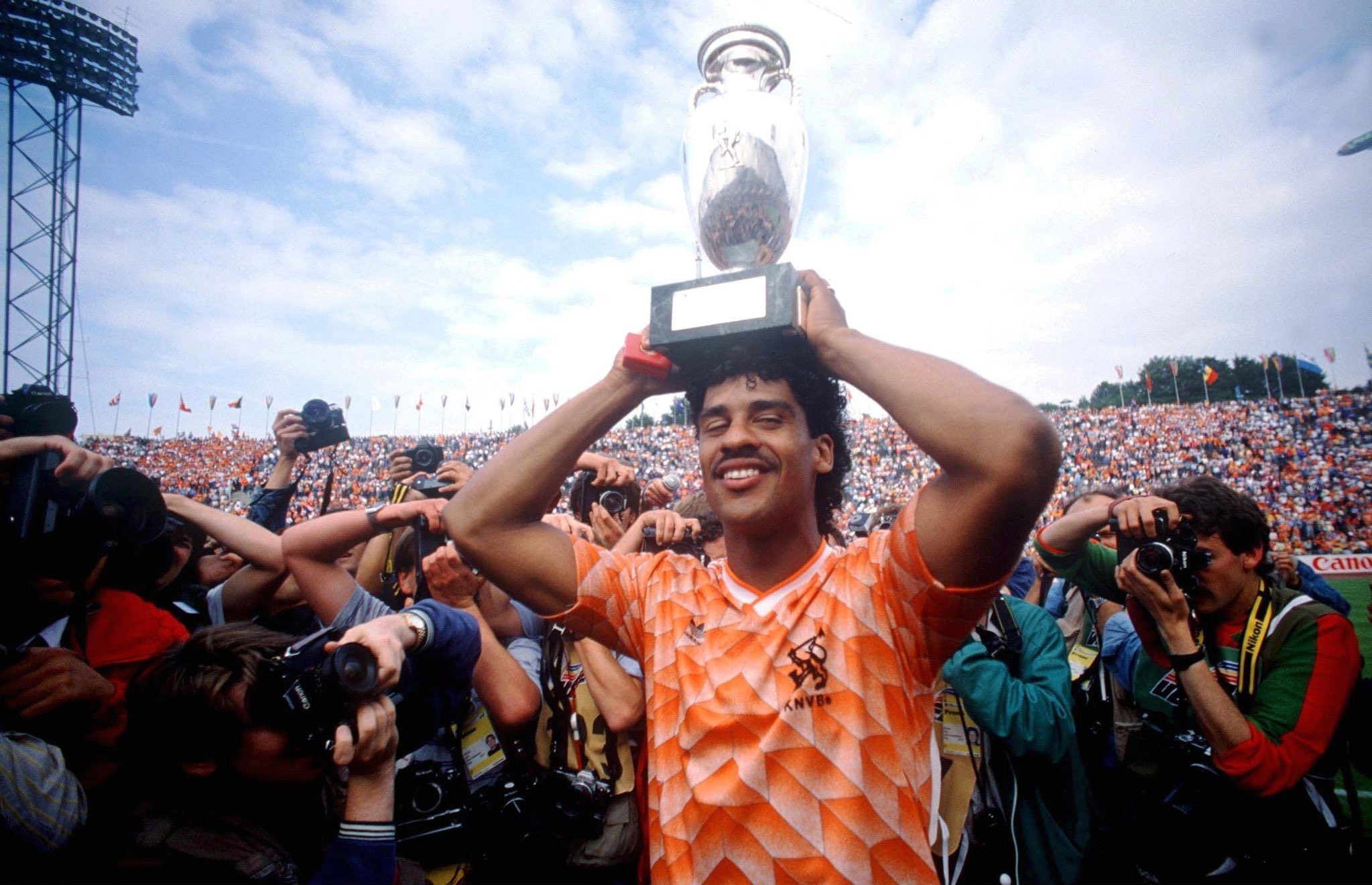 Frank Rijkaard bugün 55 ya  na girdi.  Happy birthday Frank 