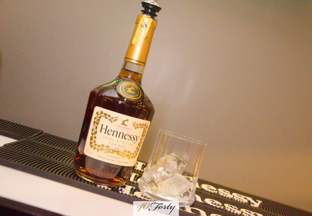McfcEddie's tweet photo. As usual we kickstart the night in style, #hennessyParty going down @Official40Forty Tell a friend to tell a friend https://t.co/wFqCgUXeNt