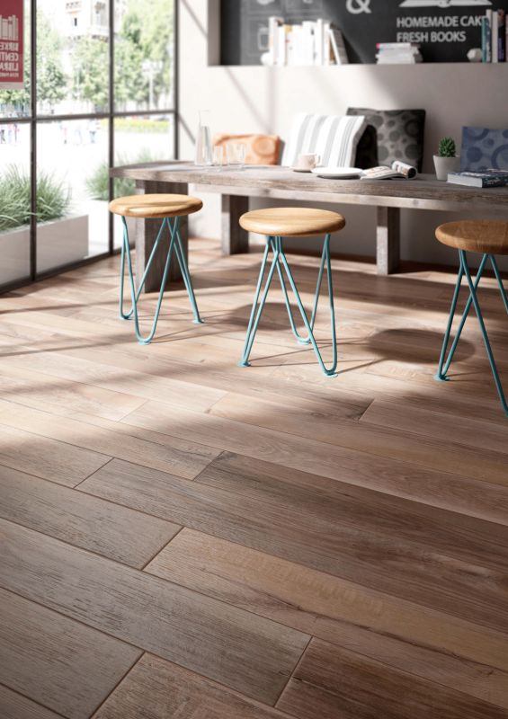 HomeCS1's tweet image. Les #carrelages imitation #bois apportent la chaleur d'une essence tout en étant facile d'#entretien !