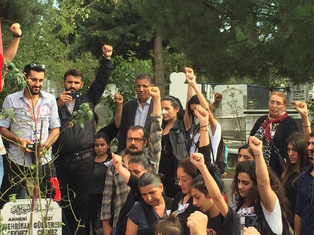 GeziSehitveGazi's tweet photo. Mustafa dedeyi önce torununa götürdük.
#HasanFeritGedik 
#MustafaMeray https://t.co/0oTD3BdpOy