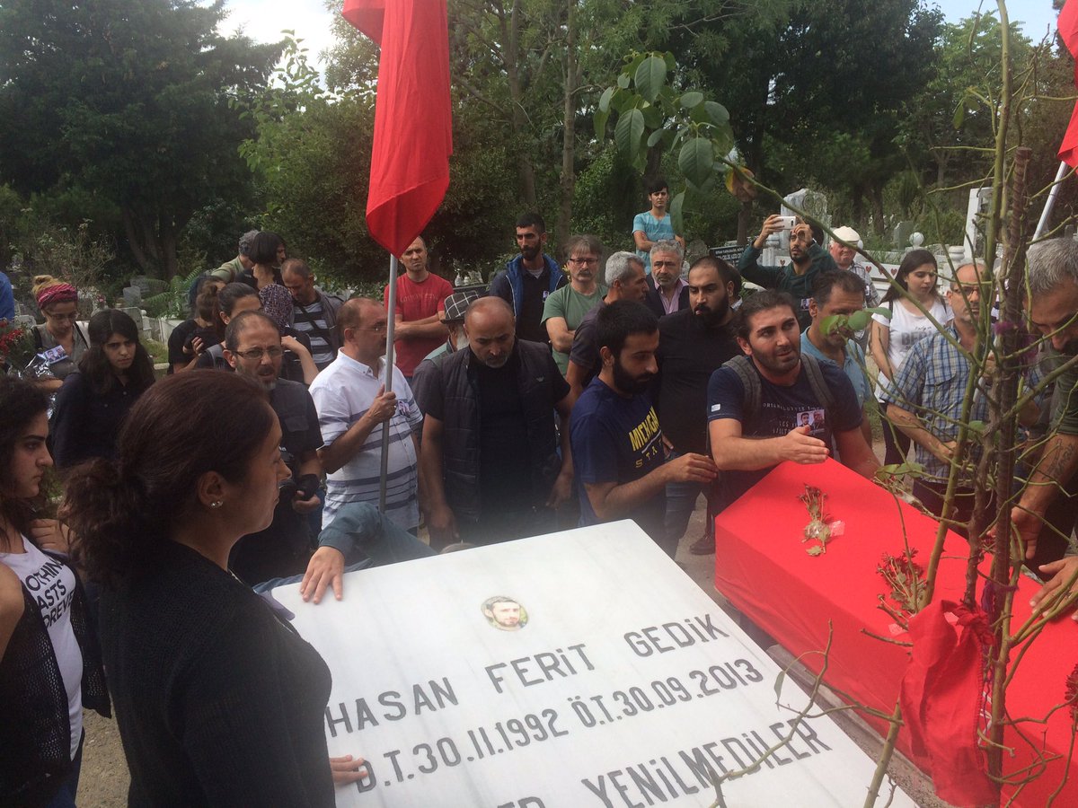 GeziSehitveGazi's tweet photo. Mustafa dedeyi önce torununa götürdük.
#HasanFeritGedik 
#MustafaMeray https://t.co/0oTD3BdpOy