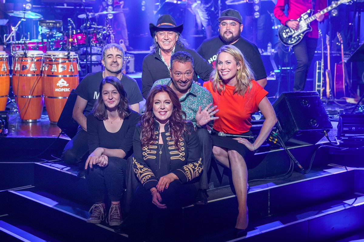 BELLE&BUM (@belleetbumtq) on Twitter photo Ce soir, nous recevons <a href="/boulay_isabelle/">Isabelle Boulay</a>, <a href="/PaulDaraiche/">Paul Daraîche</a>, <a href="/louadriyo/">Lou-Adriane Cassidy</a> <a href="/OfficielDaran/">Daran</a> et Matiu. On se rejoint à 21h à <a href="/telequebec/">Télé-Québec</a>! #Belleetbumtq Ce soir, nous recevons <a href="/boulay_isabelle/">Isabelle Boulay</a>, <a href="/PaulDaraiche/">Paul Daraîche</a>, <a href="/louadriyo/">Lou-Adriane Cassidy</a> <a href="/OfficielDaran/">Daran</a> et Matiu. On se rejoint à 21h à <a href="/telequebec/">Télé-Québec</a>! #Belleetbumtq