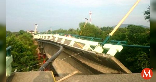 Colapsan casas y puente por nuevo #sismo en #Oaxaca mile.io/2xmxyBl