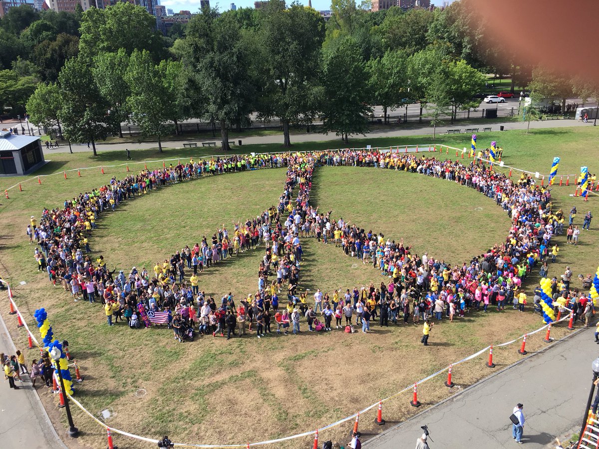 AdamLHurtubise's tweet photo. Look closely and you’ll find me in this #HumanPeaceSign from @CSRoxbury. https://t.co/0v42H2ypRI