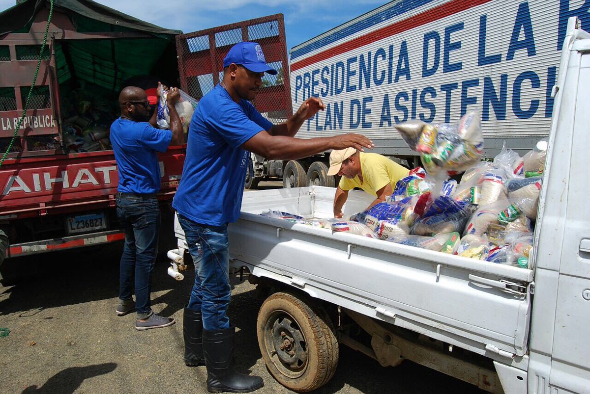 Resultado de imagen para camiones del plan social de la presidencia