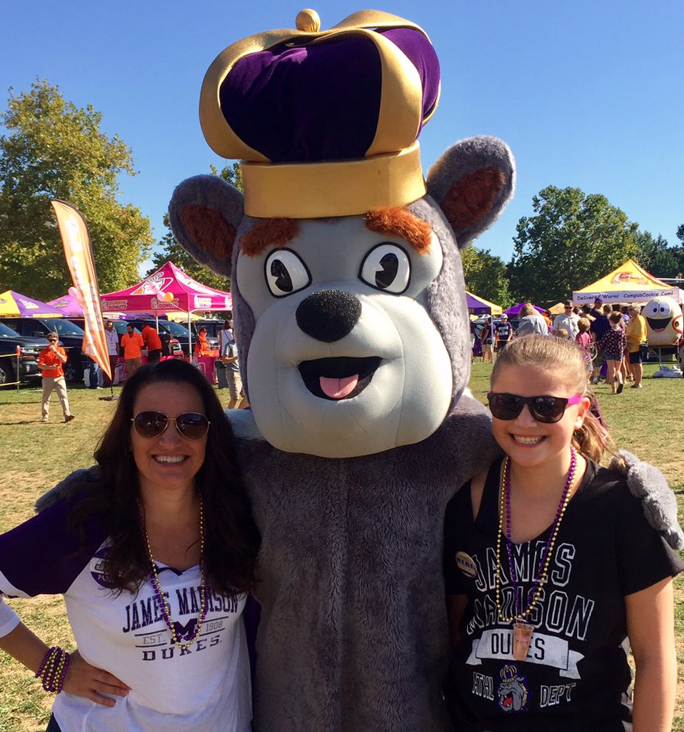 ManningTechTalk's tweet photo. So much fun @JMU!  Go, Dukes! 💜💛🐶 #jmu2021 @sgajmu21 @JMUParents #JMUFamilyWeekend https://t.co/yP6syrNSIl