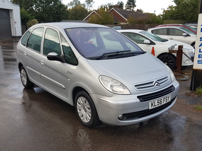Clean and tidy Citroen Xsara Picasso 1.6 Desire. 2006 56 plate. 98,000 miles. Good service history. Only £1495 dclast.com/showdetails.ph…