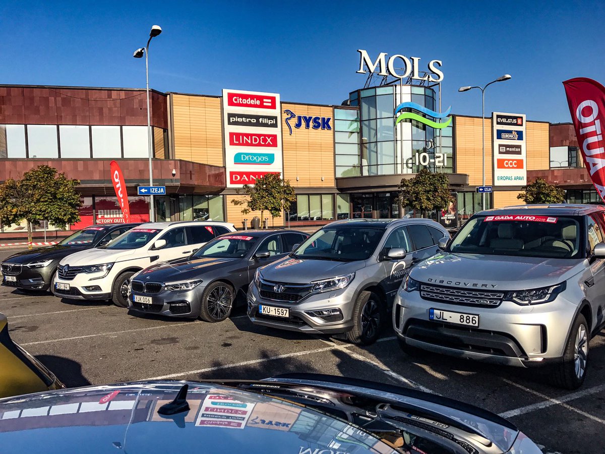 iAutolv's tweet photo. Konkursa "Latvijas @gadaauto 2018" pretendenti pie @tcmols #gadaauto #iautolv #tcmols #mols https://t.co/9htpiZ9zQI