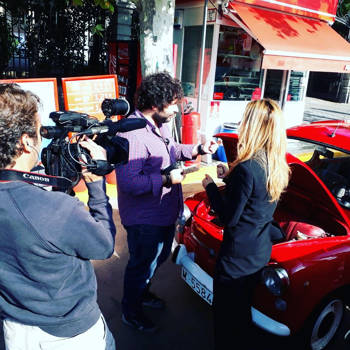 Nos podras ver el 11 de Octubre en #comandoactualidad de #tve forza #600tourmadrid #seat600 #tours #vintage #Retro