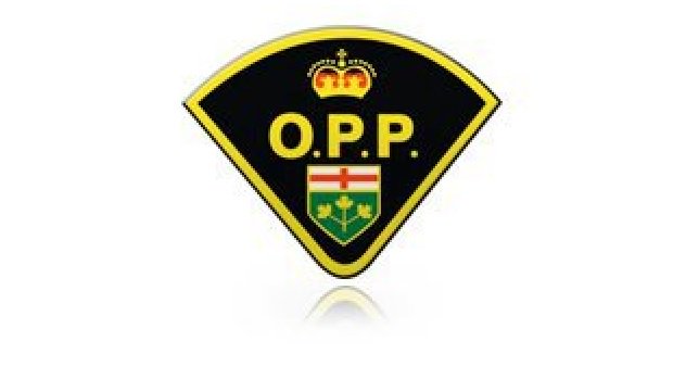 The Ontario Provincial Police is looking for a suspected bank robber in Kemptville. #ottnews 1310news.com/2017/09/23/sus… https://t.co/SgSL0RP2x7