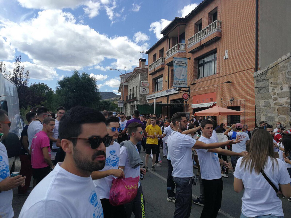 AP_Burgohondo's tweet photo. GRACIAS, GRACIAS Y MIL VECES GRACIAS A TOD@S POR VUESTRA PARTICIPACIÓN EN ESTAS FIESTAS!!
Al año que viene más y mejor!!!
#PeñasDeBurgohondo https://t.co/Dgz6lawXNh