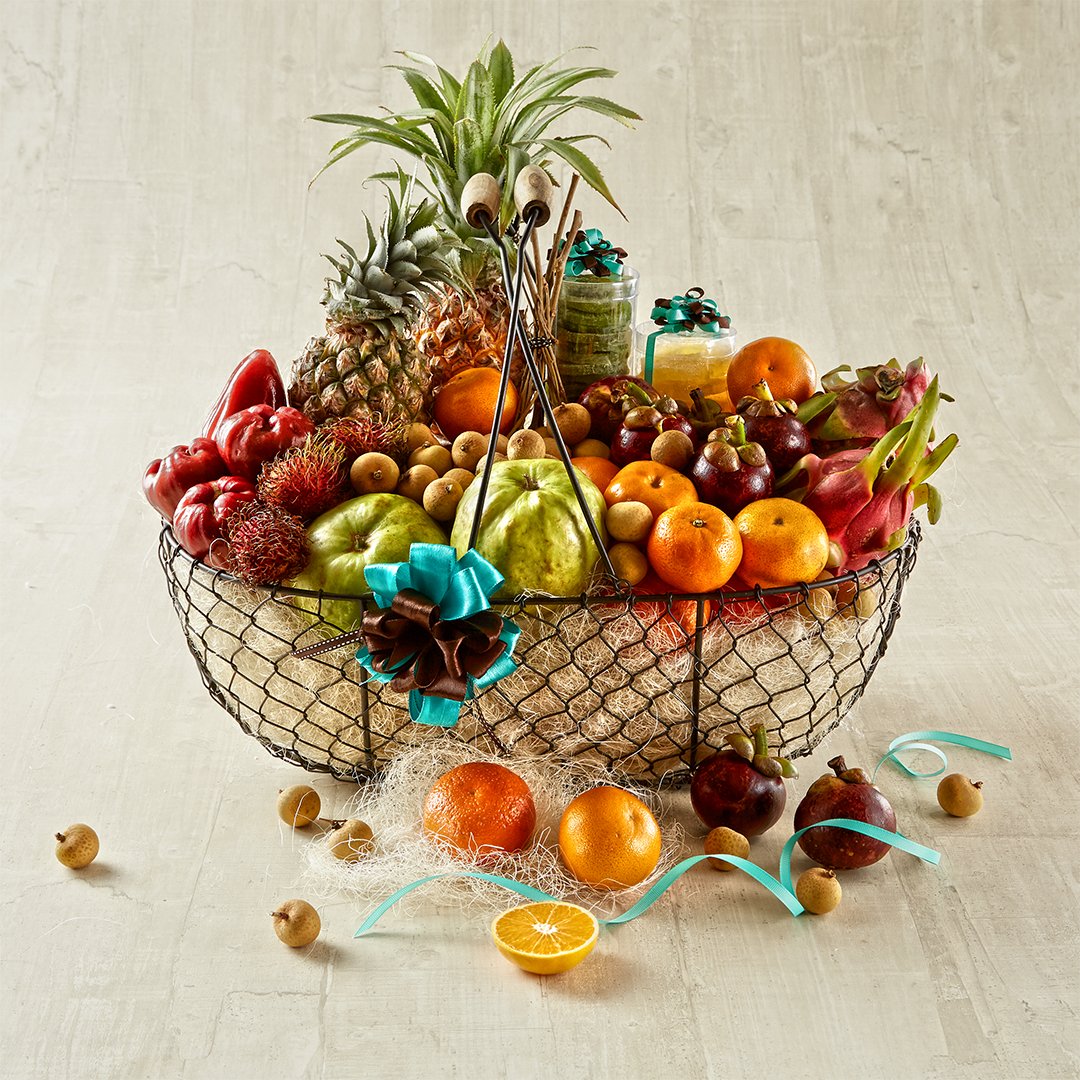 Have you heard? It’s all about fruit this Navratri! Gift your loved ones a #BlueRibbon Monarch hamper. Visit #FoodhallIndia to check it out.