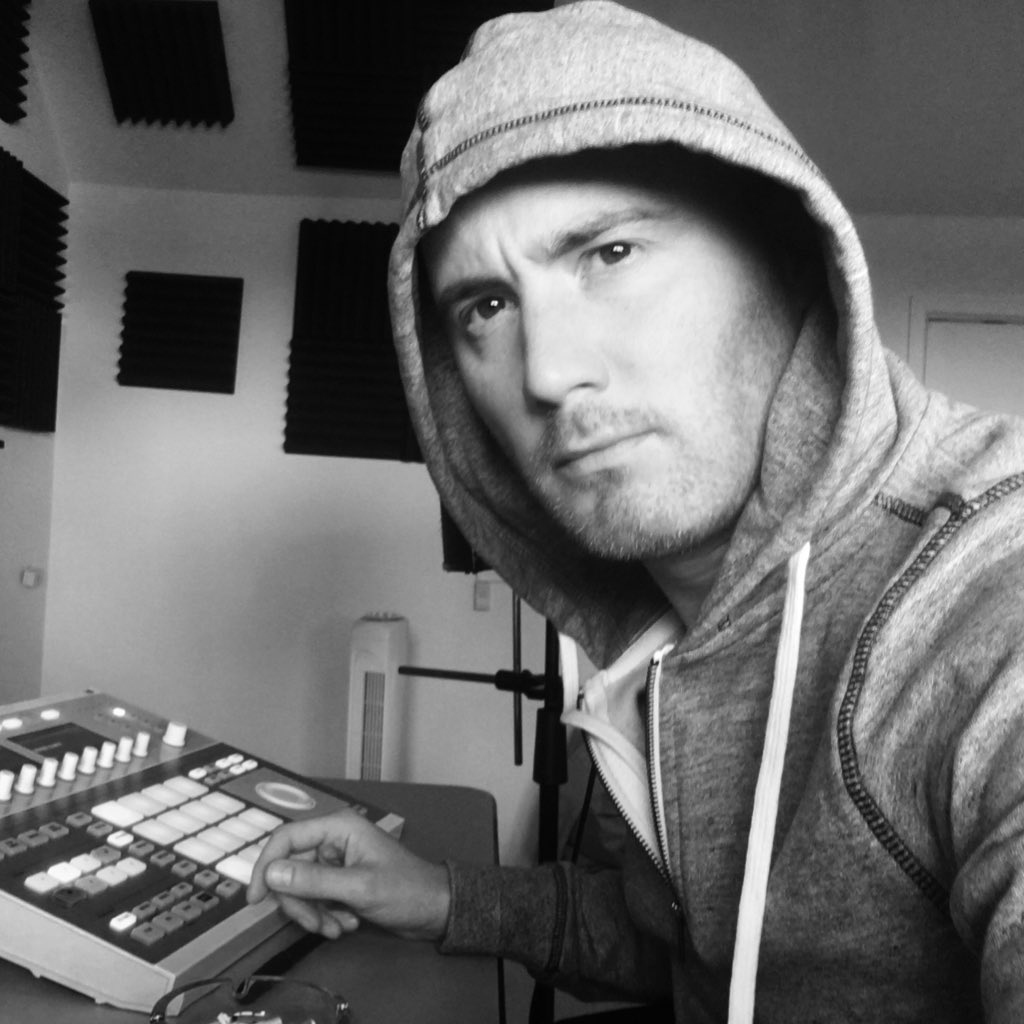 SimonDavidMusic tweet media