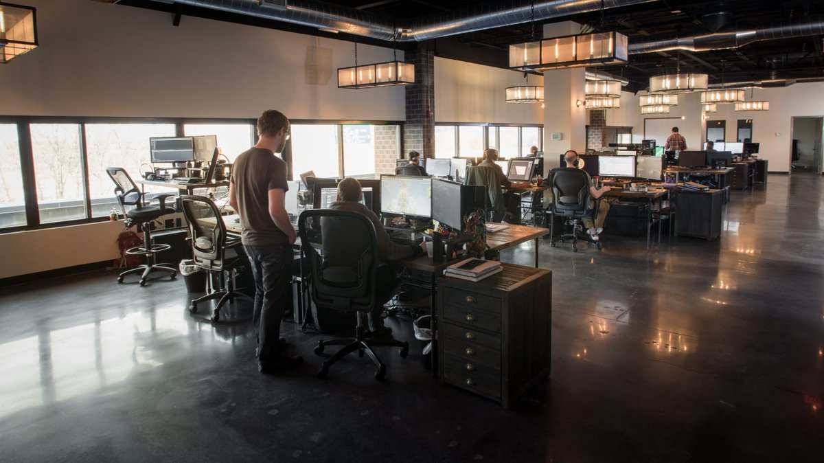 Студии разработчика. Офис игровой компании. Игровые студии в санта монике. Студия разработки игр. Игры для программистов.