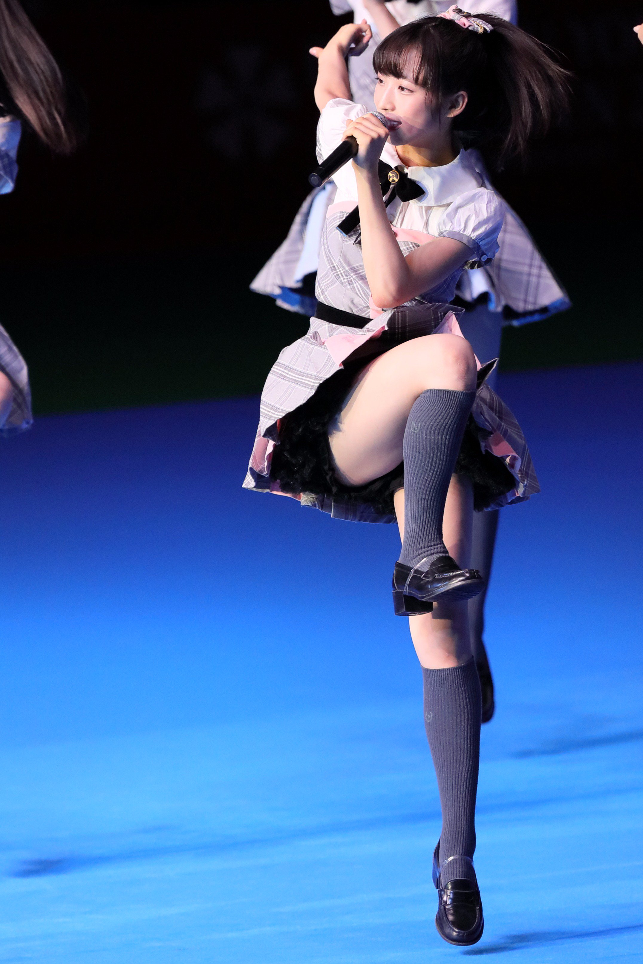 小栗有以パンチラ  / X