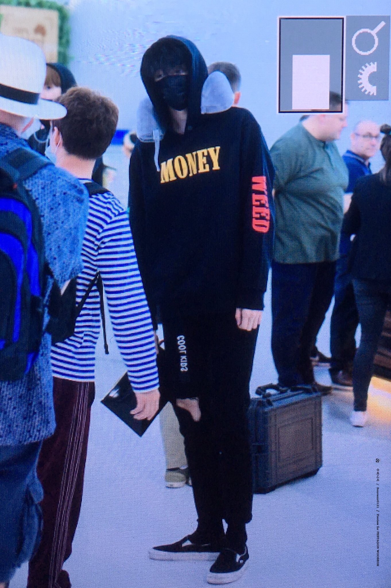 pentagon closet on X PENTAGON WOOSEOK Palm Angels Palm Money Weed Hoodie https t DFS2BzTYVS X