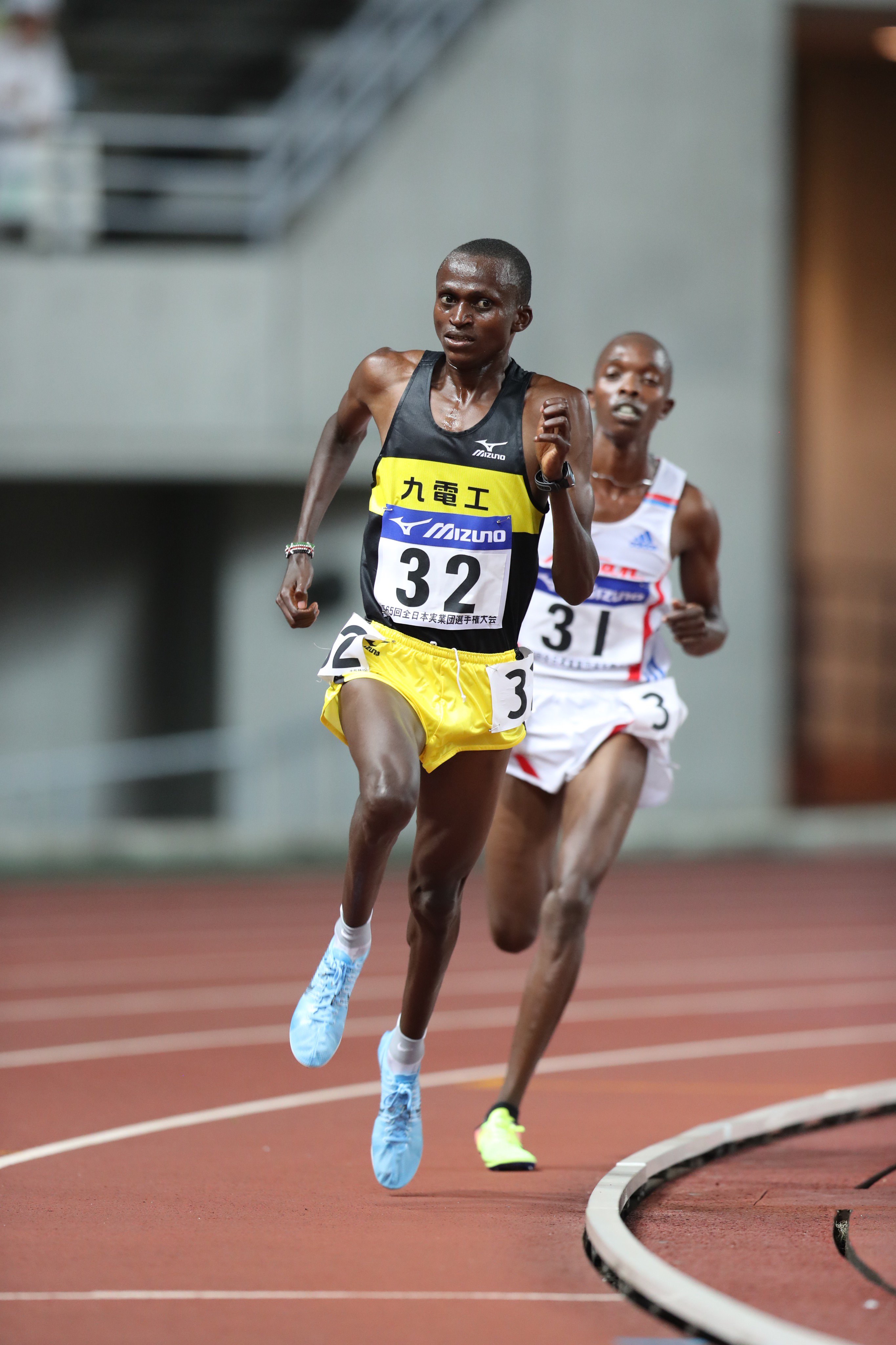 M Kawaguchi 全日本実業団 男子１００００m 優勝 ポール タヌイ選手 九電工 ２７分３５秒３８ T Co Ofpvtehkuz Twitter