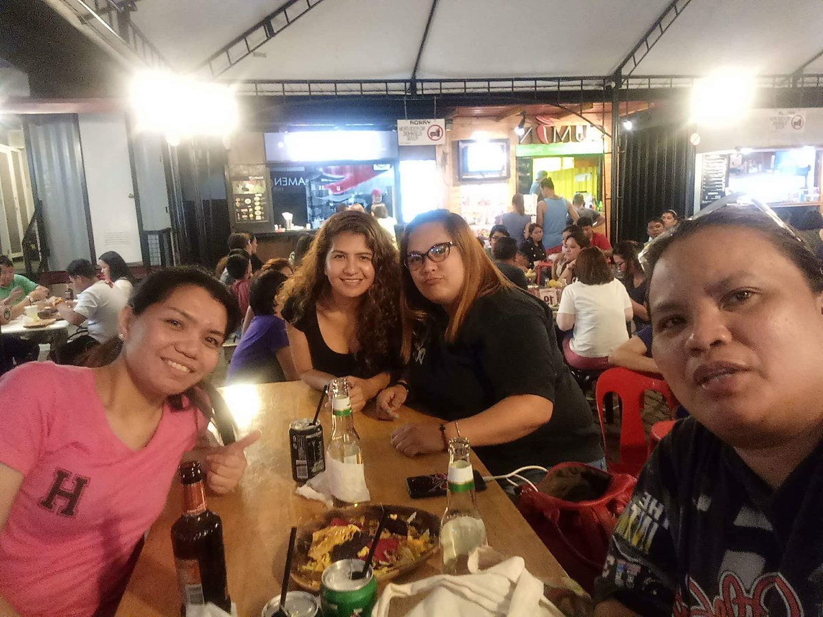jmdm11_'s tweet photo. With Tita Grace!! 😊👌

#YardaFoodHub
#PushAwardsKathNiels https://t.co/hiLI2VPLGC