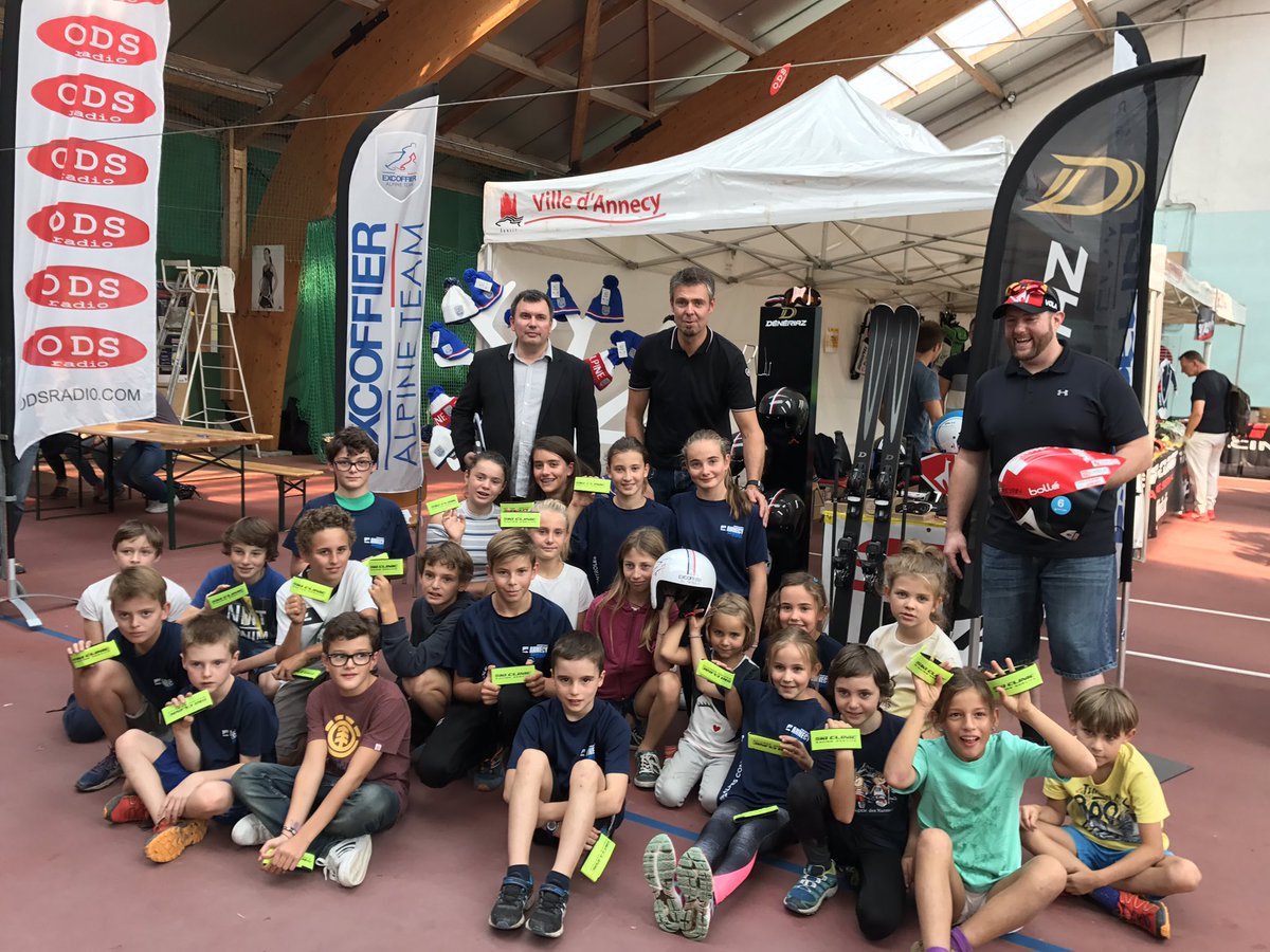 Salon #SkiProRacing à Annecy, c'est maintenant avec <a href="/deneriaz_ski/">Antoine Dénériaz</a>, <a href="/SalomonFrance/">Salomon France</a>, <a href="/rossignol_1907/">Rossignol</a> <a href="/dynastarskis/">Dynastar</a> <a href="/SKICLINICRACING/">Ski Clinic</a>