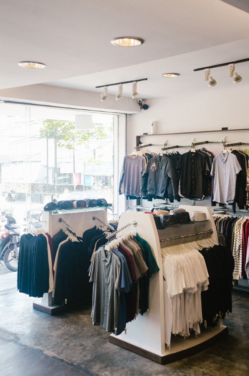 Mampir di S/X store bali - jl waturenggong no.70 bali. Malam ini penuh keseruan loh. #SXtime