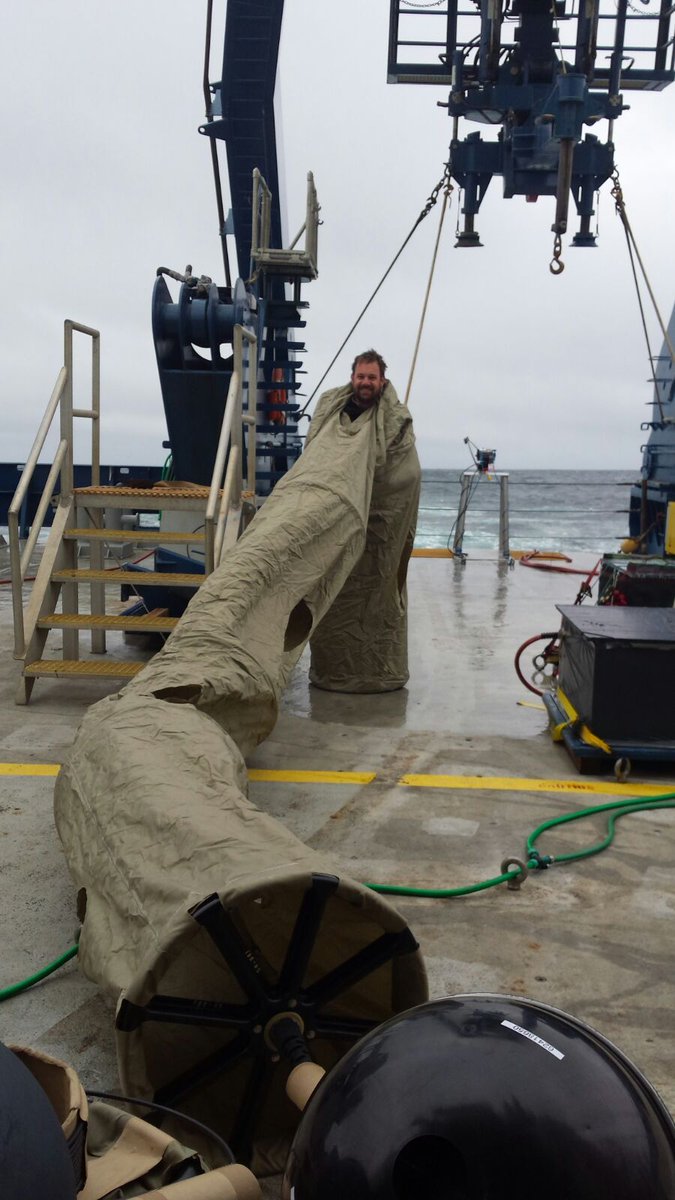 Tumbling along like a tumbling tumbleweed submesoscale.org/2017/09/23/tum…