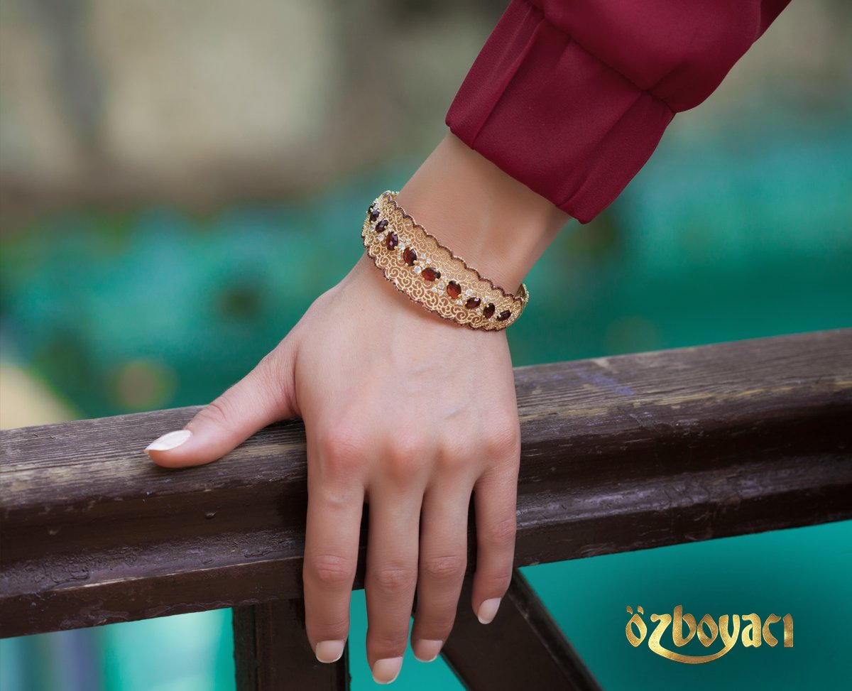 ozboyacialtin's tweet photo. Zarifliğin Işıltısı Sizinle...
#14A7A79553 #14Ayar #FanteziBilezik #REGOLD
#altın #konya #realavm #kulesite #kentplaza #sarraflar #özboyacı https://t.co/g2VUzo4eej
