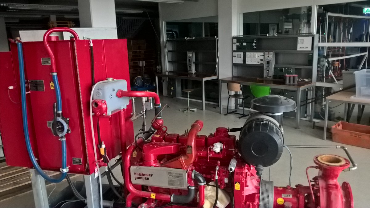 EnergyMaritime's tweet photo. #EEW #Delfzijl veel dank voor het schenken van de brandblusmotor. Wij zijn er blij mee!Nu #proeves &amp; #pvb ontwikkelen voor #AOT &amp; #Zeevaart https://t.co/075kfbBzk4