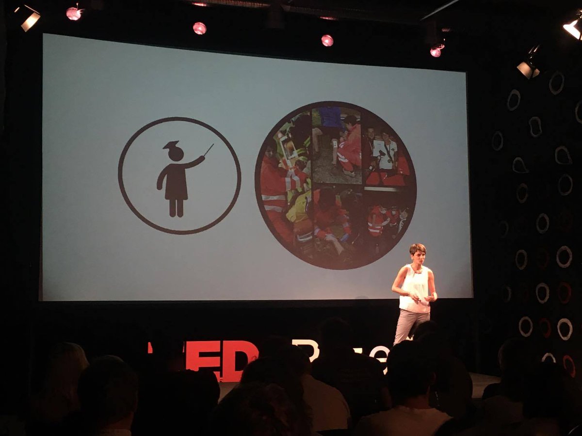 TEDxPlzen's tweet photo. #LucieBalarinova právě teď na pódiu s talkem, ve kterém nás učí, jak se zachovat v situaci, kdy máme zachránit život  #TEDxPlzen https://t.co/dU4iT0KFwX