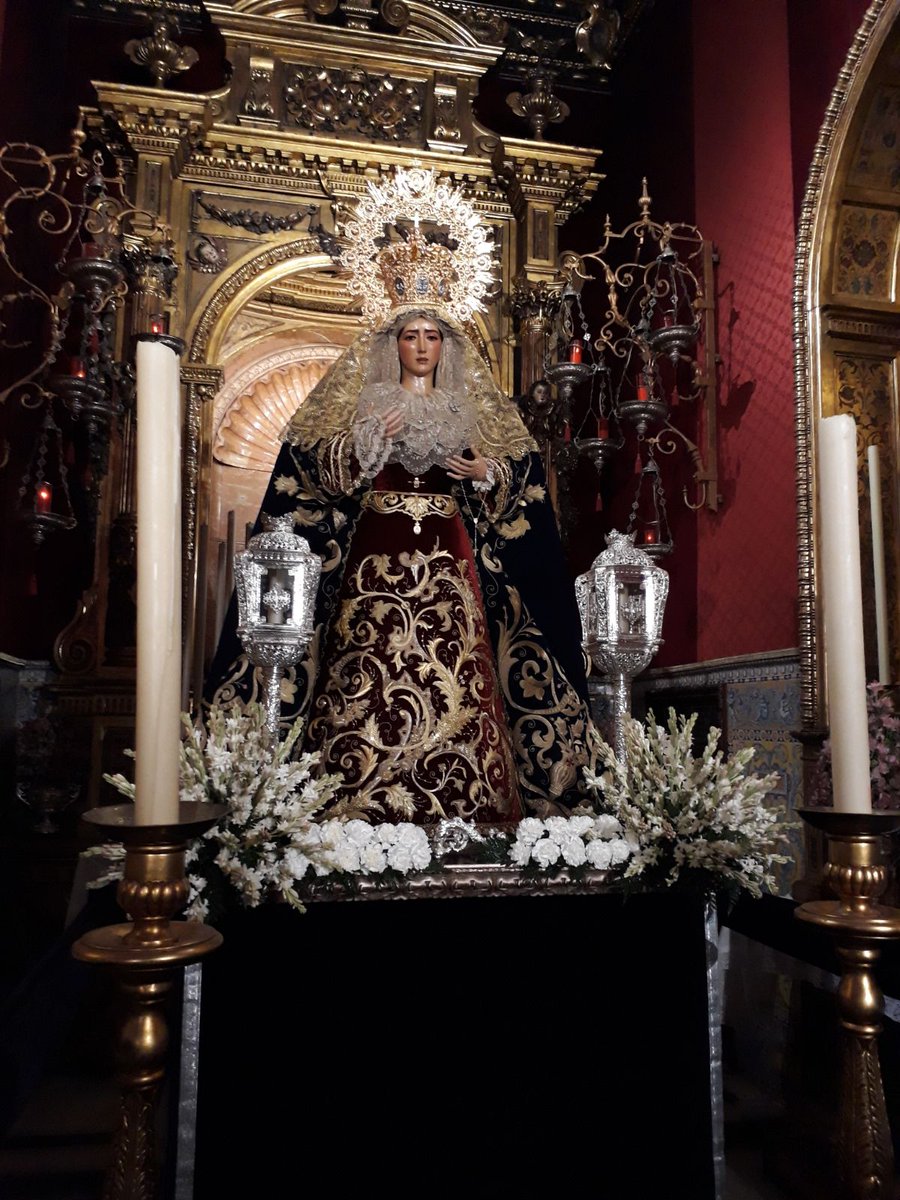 HdaDulceNombre's tweet photo. Exorno floral que lucirá María Santísima del Dulce Nombre en su Rosario https://t.co/fcZ2BZSgGJ