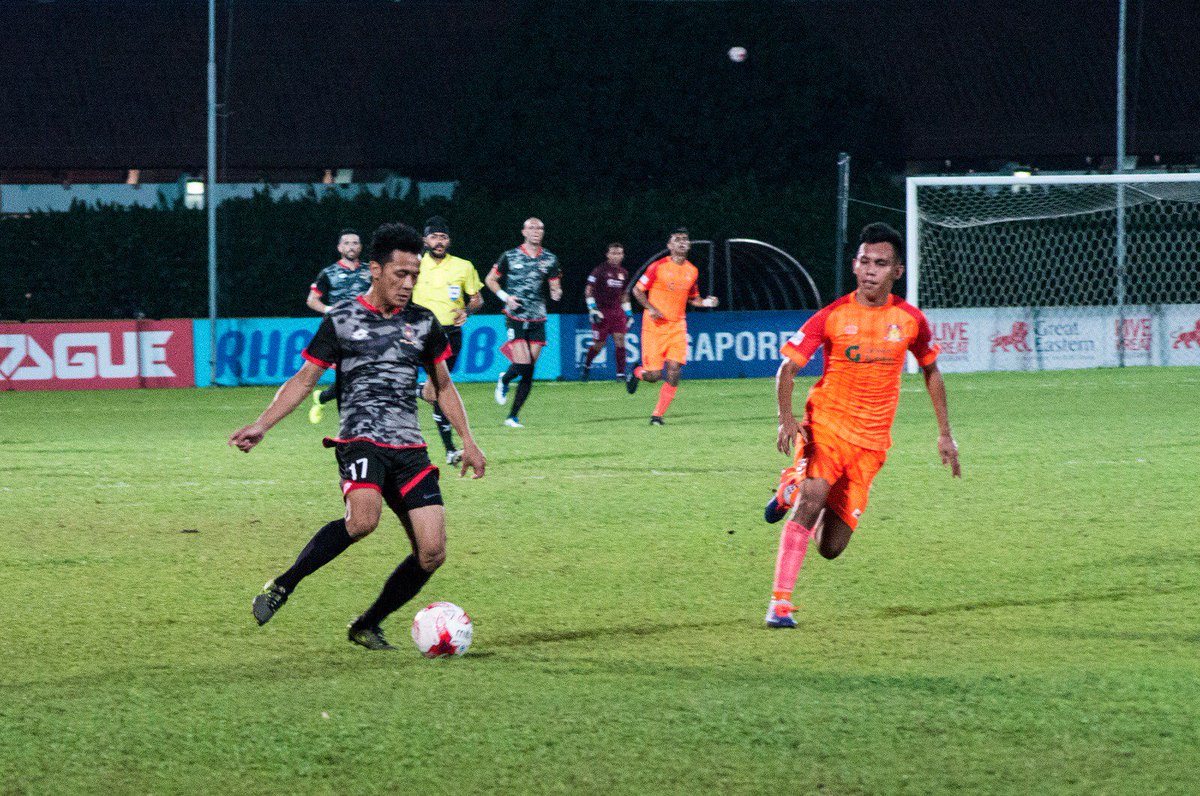 SGPremierLeague's tweet photo. FULL-TIME at Hougang Stadium – Hougang United 1-2 Brunei DPMM #HOUDPM

(Azhar 85' | Adi 29', Gazale 77') https://t.co/RkfhiXNkKp
