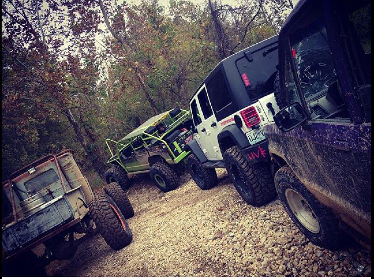 Let's get this Saturday started! #WeekendVibes #JeepAdventures #JeepOffroad #BigSnatchOffroad #ItsAJeepLife #BSOR #Saturdaze