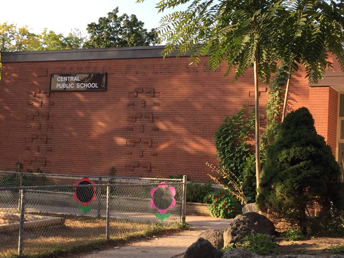 centralpshdsb's tweet photo. A sunny Saturday is definitely a day to be enjoyed! Have a great weekend, and don't forget that Monday is P.A. Day. #greatschool https://t.co/rvnvPZG0KX