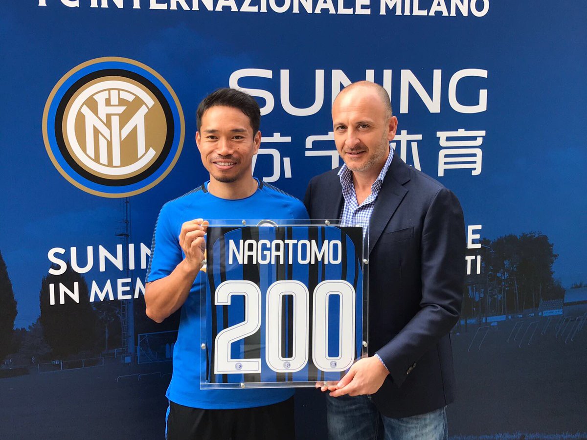 インテルから200試合出場の賞を頂きました！ 引き続き頑張ります！ Grazie INTER!!! Orgoglioso di questo traguardo e di questi colori 🖤💙 #amala #fcinternazionalemilano