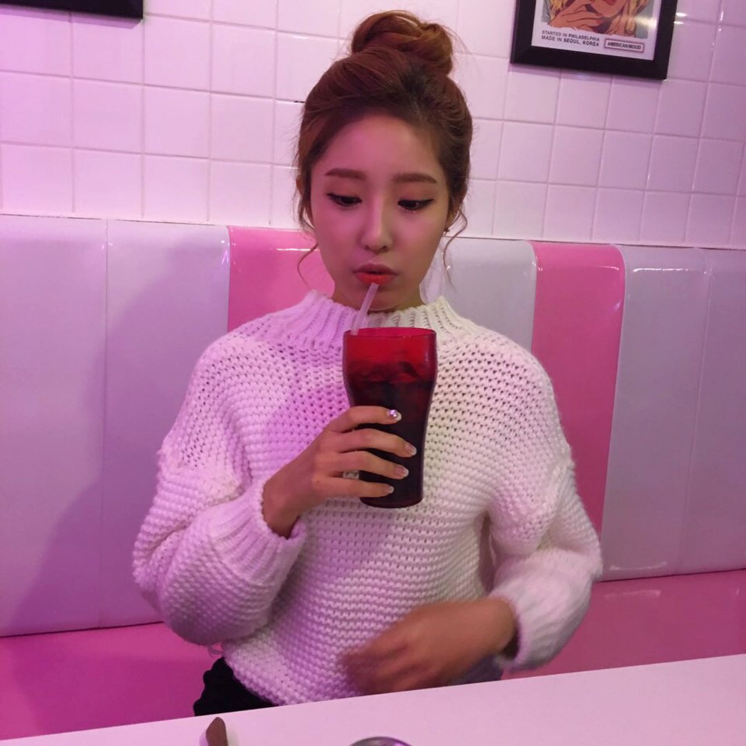 ohbliss_ph's tweet photo. OhBliss ChungLyn instagram update!
#오블리스 #OhBliss #청린 #ChungLyn https://t.co/jafxKp1hpz