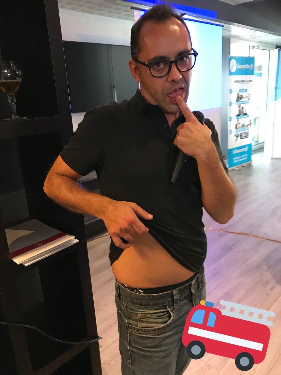 Pour la conf de <a href="/laurentbourelly/">Laurent Bourrelly</a> au #seodawaday je bouge mon #booty et vais vous chauffer #striptease #caliente #NobodyStopMe